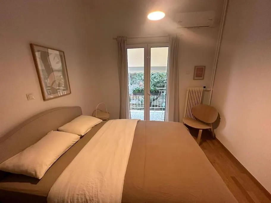 Spacious Stulish 2 Bd Flat-1