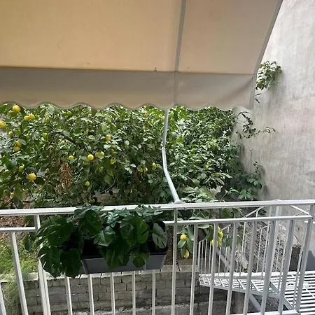 Spacious Stulish 2 Bd Flat-2